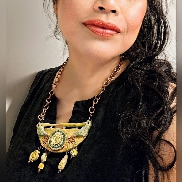 Primitive Cave Rustic Earth Green Pendant & Beads In Clay In Copper Necklace - Picture 8 of 9